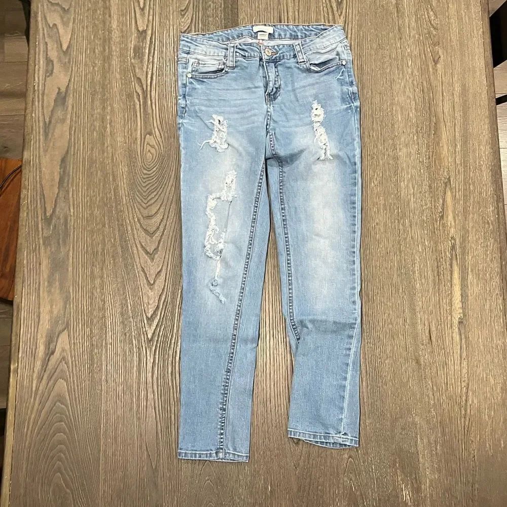 Blue Asphalt Relaxed Fit Jeans Straight Leg Distressed Light Wash Size 7/28